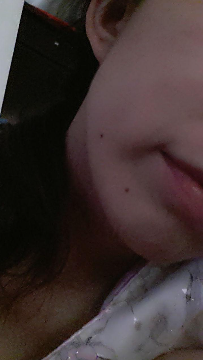 女人嘴角长痣好不好（女人眉心和嘴角的痣好不好）