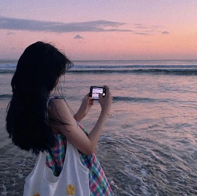 女人梦见自己掉头发预兆着什么，女人梦见自己掉头发是吉兆吗？